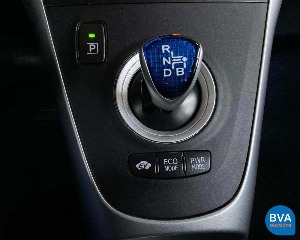 Toyota Auris Vollhybrid 1.8 Dynamic 2010, 83-NDB-1.