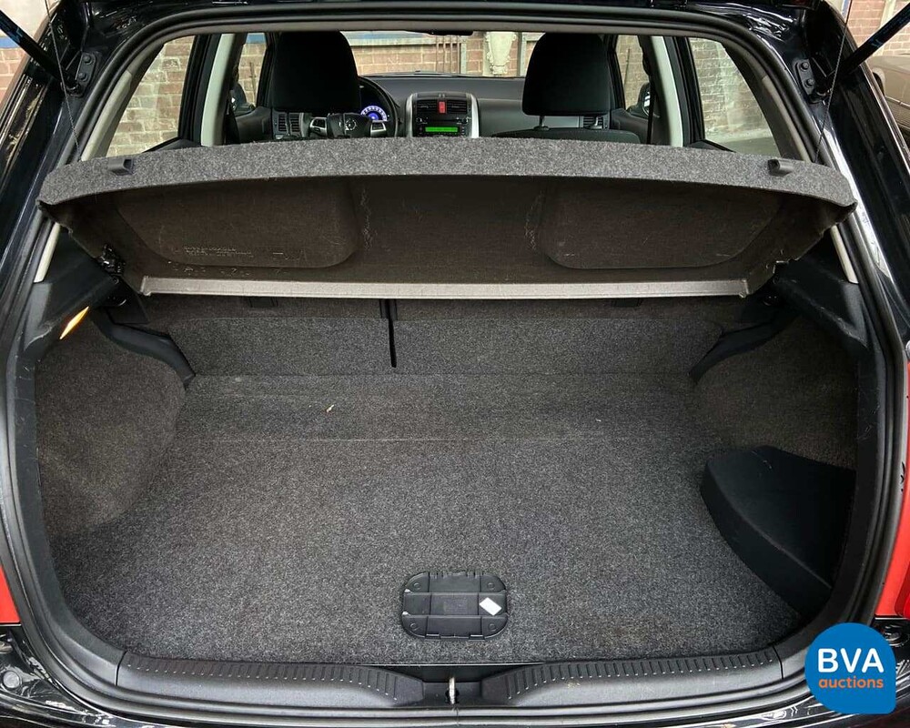 Toyota Auris Vollhybrid 1.8 Dynamic 2010, 83-NDB-1.