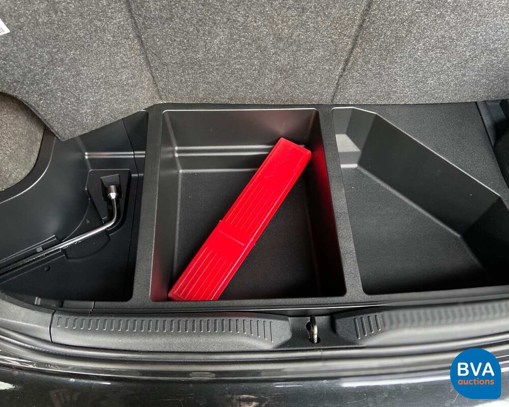 Toyota Auris Vollhybrid 1.8 Dynamic 2010, 83-NDB-1.