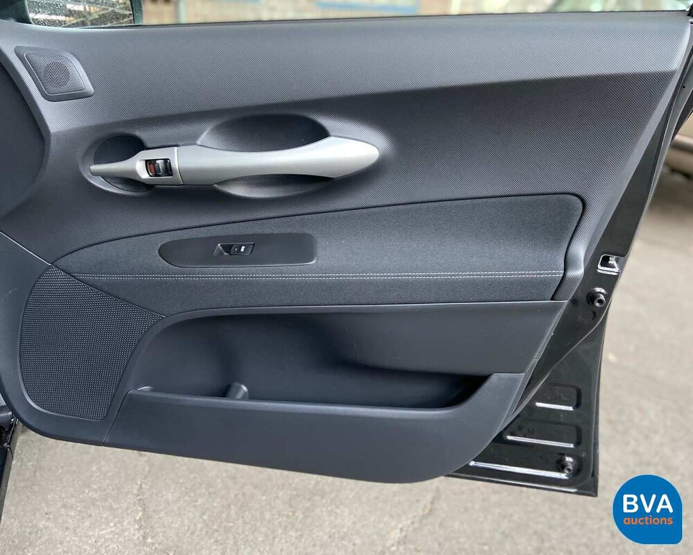 Toyota Auris Vollhybrid 1.8 Dynamic 2010, 83-NDB-1.