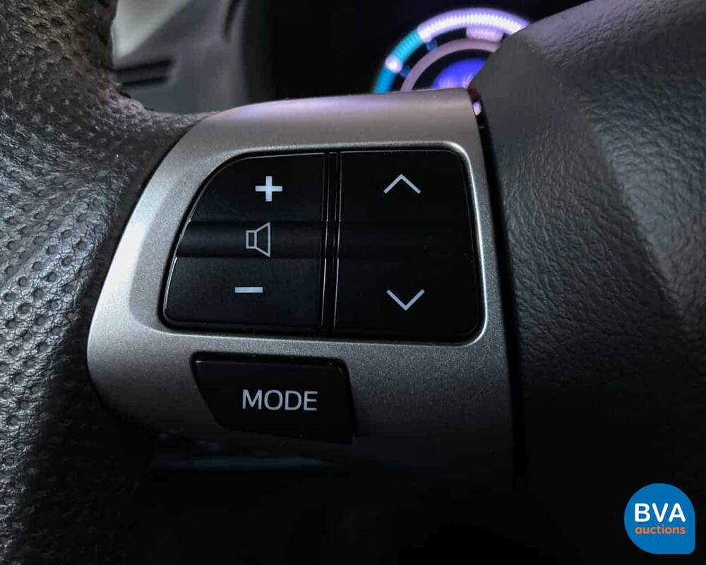 Toyota Auris Vollhybrid 1.8 Dynamic 2010, 83-NDB-1.