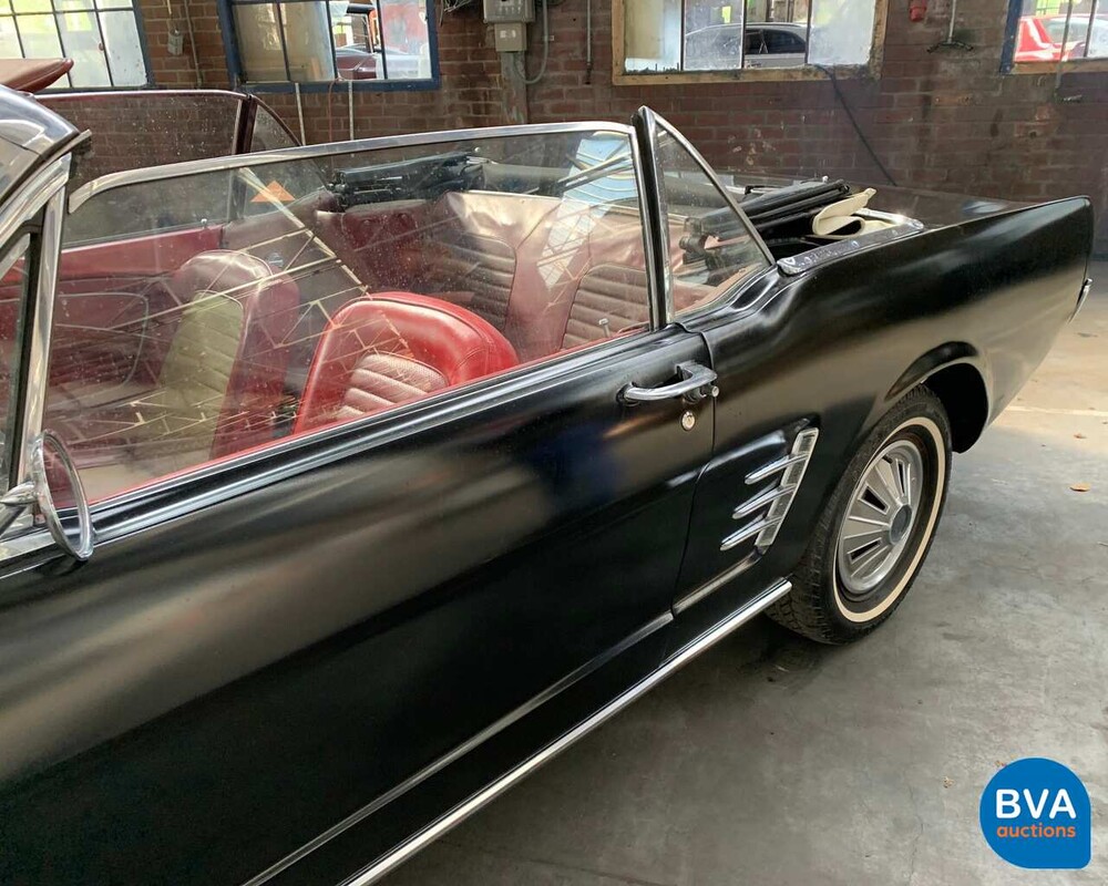 Ford Mustang V8 Cabriolet 1966.