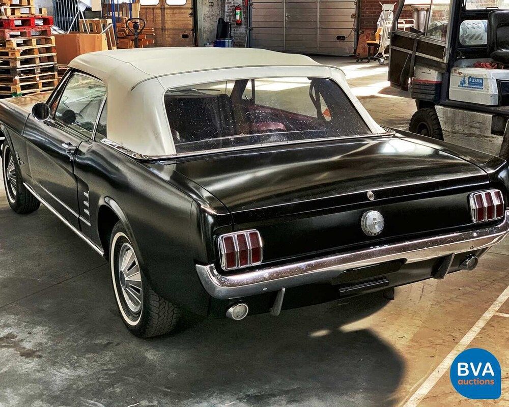 Ford Mustang V8 Cabriolet 1966.