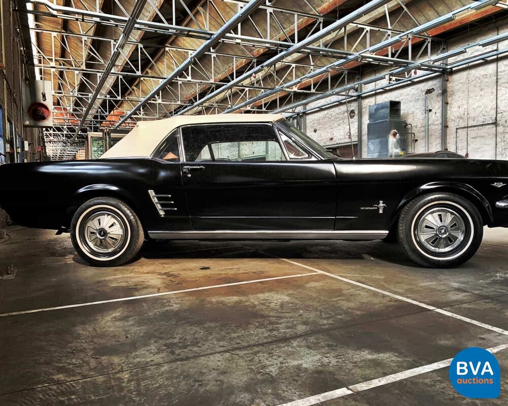 Ford Mustang V8 Cabriolet 1966.