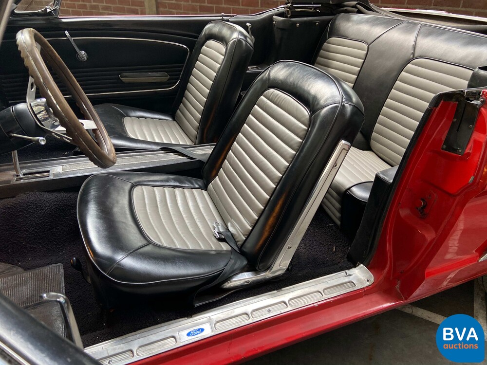 Ford Mustang V8 Automatik 1965.