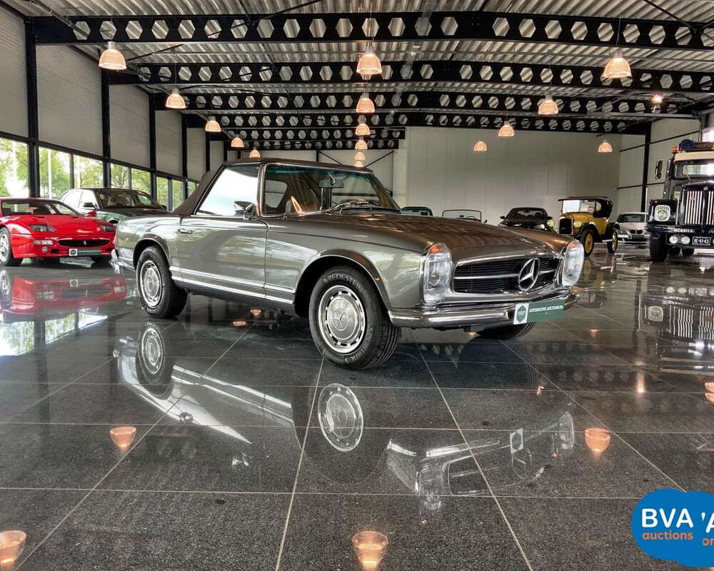 Mercedes-Benz 280SL Pagoda W113 1968, DM-87-71.