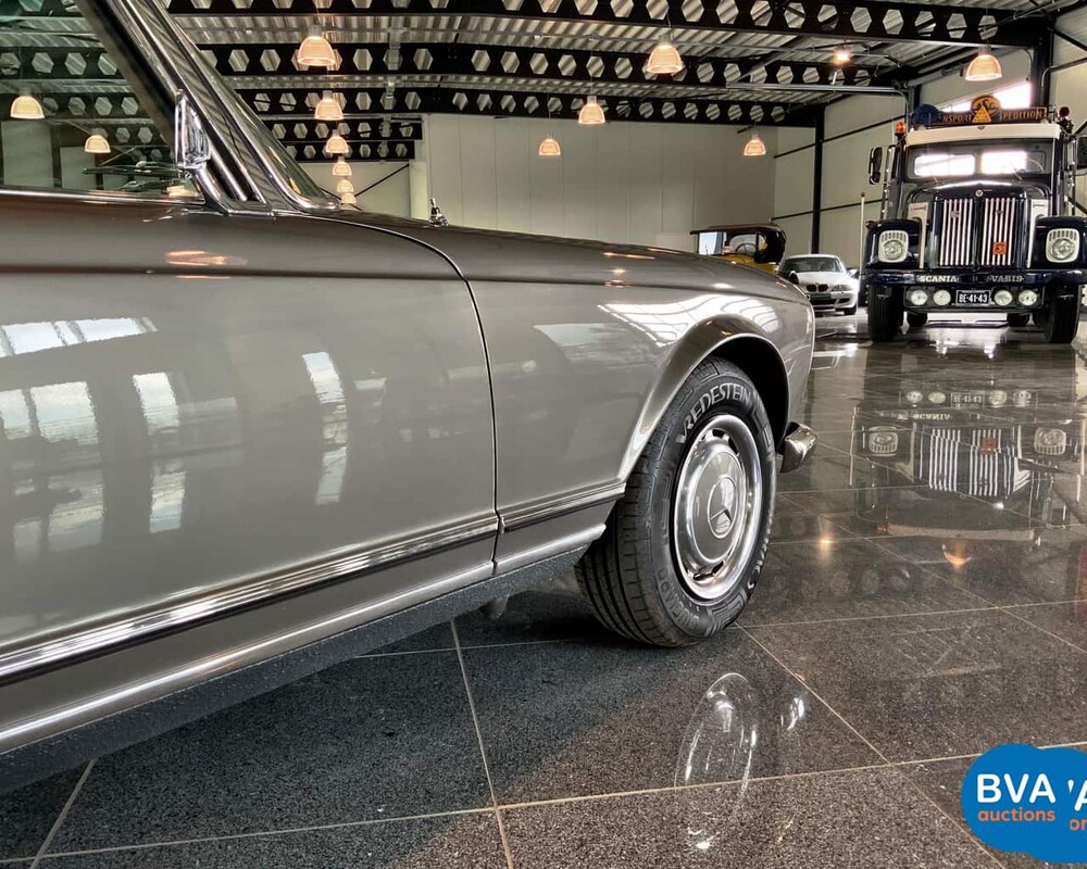 Mercedes-Benz 280SL Pagoda W113 1968, DM-87-71.