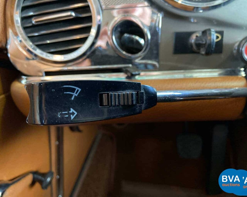 Mercedes-Benz 280SL Pagoda W113 1968, DM-87-71.