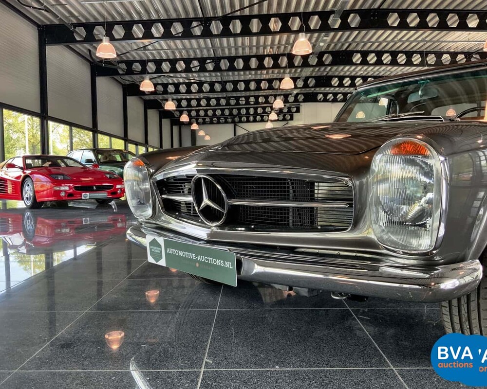 Mercedes-Benz 280SL Pagoda W113 1968, DM-87-71.