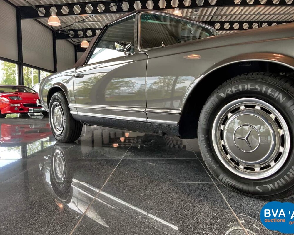 Mercedes-Benz 280SL Pagoda W113 1968, DM-87-71.