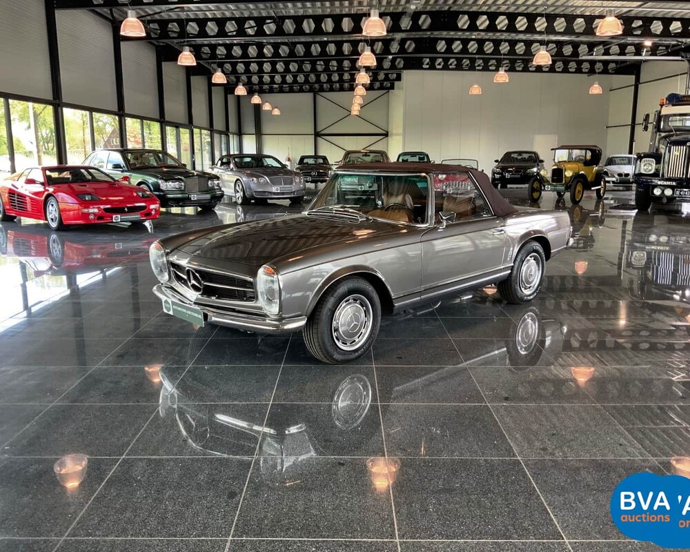 Mercedes-Benz 280SL Pagoda W113 1968, DM-87-71.