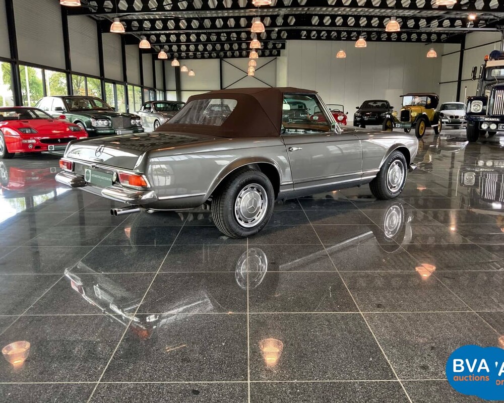 Mercedes-Benz 280SL Pagoda W113 1968, DM-87-71.