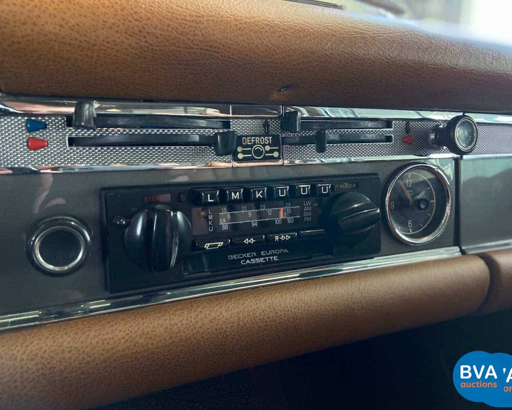 Mercedes-Benz 280SL Pagoda W113 1968, DM-87-71.