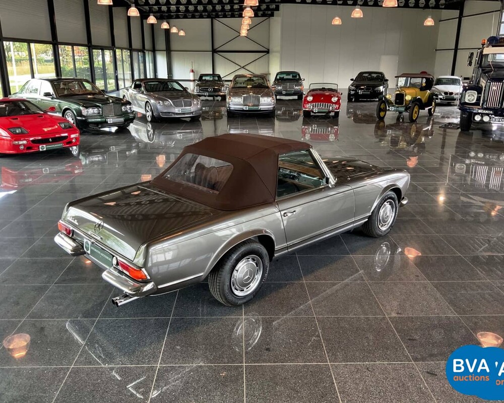 Mercedes-Benz 280SL Pagoda W113 1968, DM-87-71.