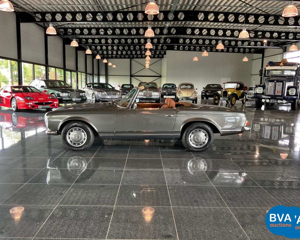 Mercedes-Benz 280SL Pagoda W113 1968, DM-87-71.