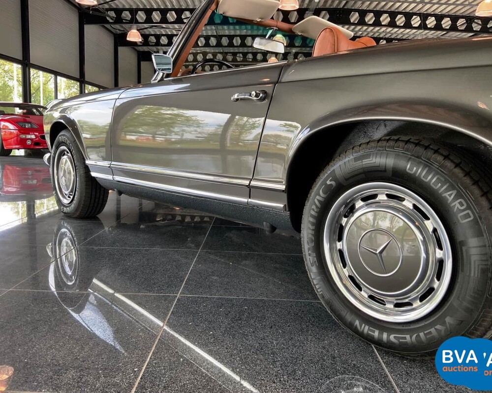Mercedes-Benz 280SL Pagoda W113 1968, DM-87-71.