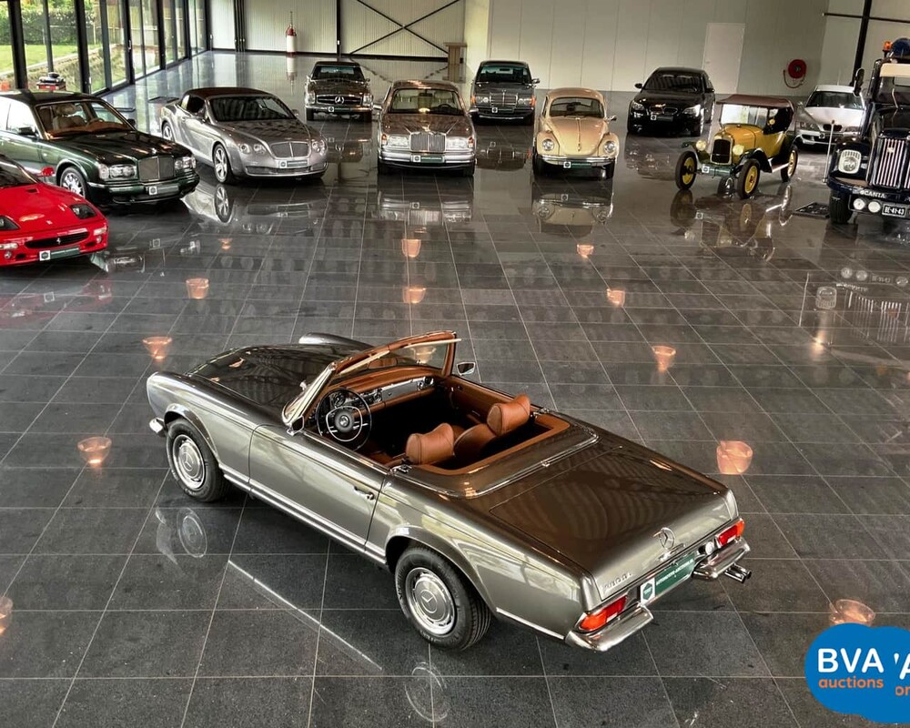 Mercedes-Benz 280SL Pagoda W113 1968, DM-87-71.