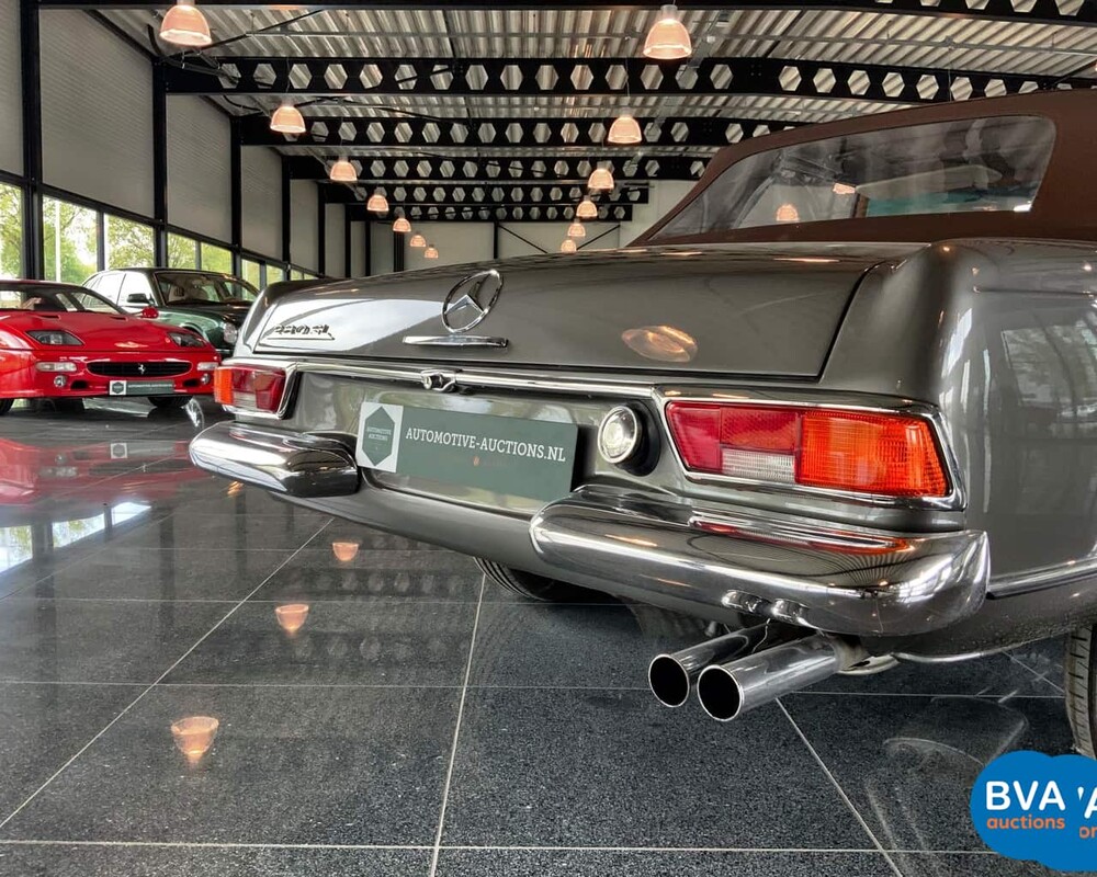 Mercedes-Benz 280SL Pagoda W113 1968, DM-87-71.