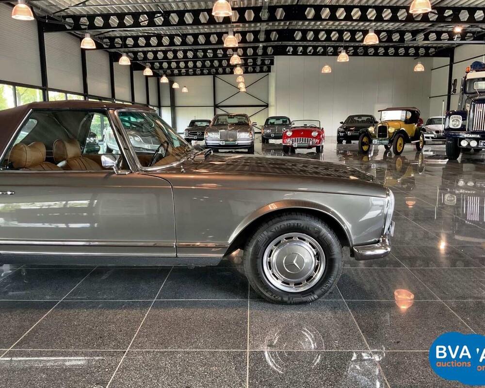 Mercedes-Benz 280SL Pagoda W113 1968, DM-87-71.