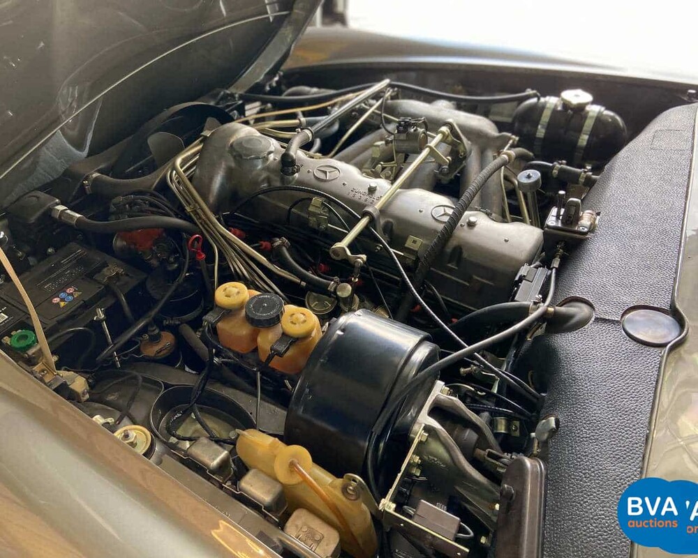 Mercedes-Benz 280SL Pagoda W113 1968, DM-87-71.