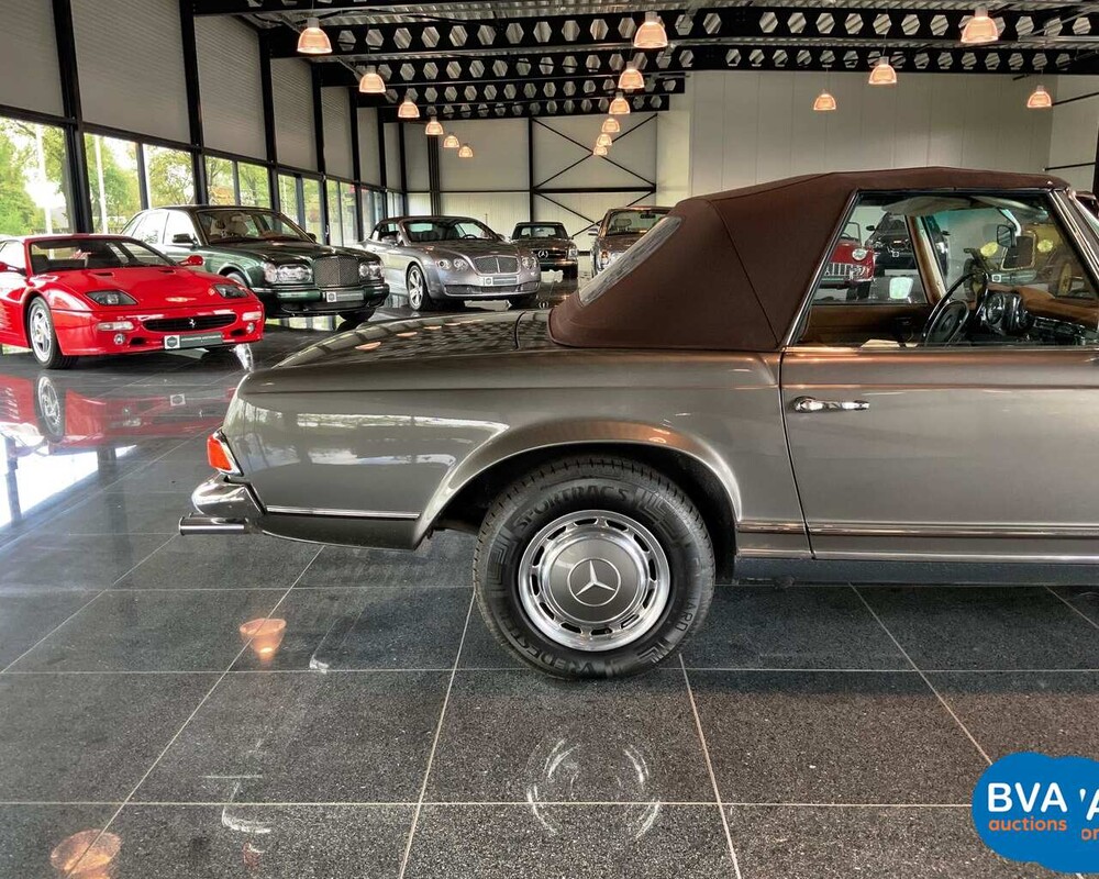 Mercedes-Benz 280SL Pagoda W113 1968, DM-87-71.