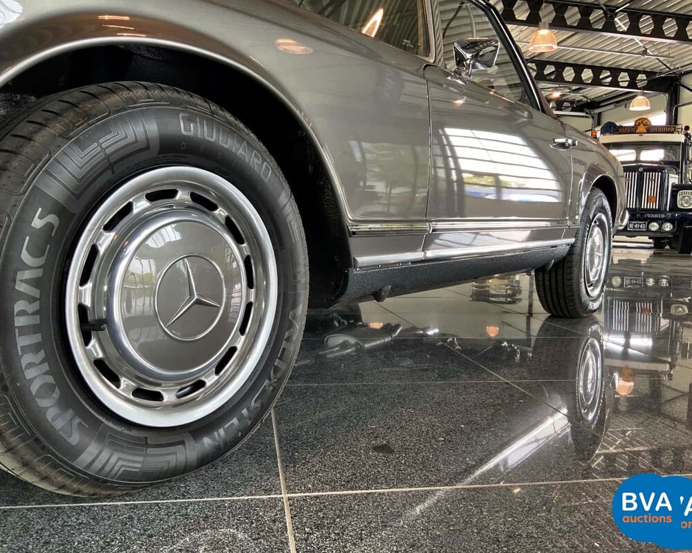 Mercedes-Benz 280SL Pagoda W113 1968, DM-87-71.