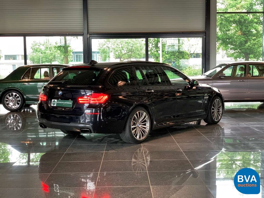 BMW M550d xDrive Touring 381pk/740Nm 5-Serie, 7-SPP-52