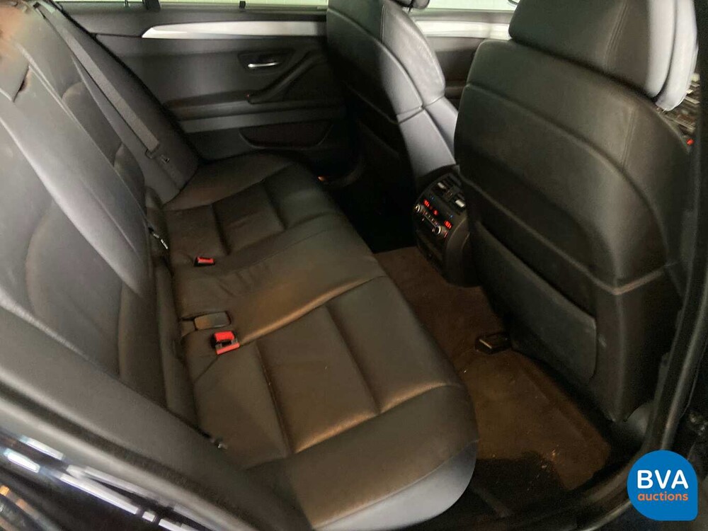 BMW M550d xDrive Touring 381pk/740Nm 5-Serie, 7-SPP-52