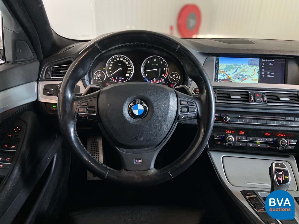 BMW M550d xDrive Touring 381pk/740Nm 5-Serie, 7-SPP-52