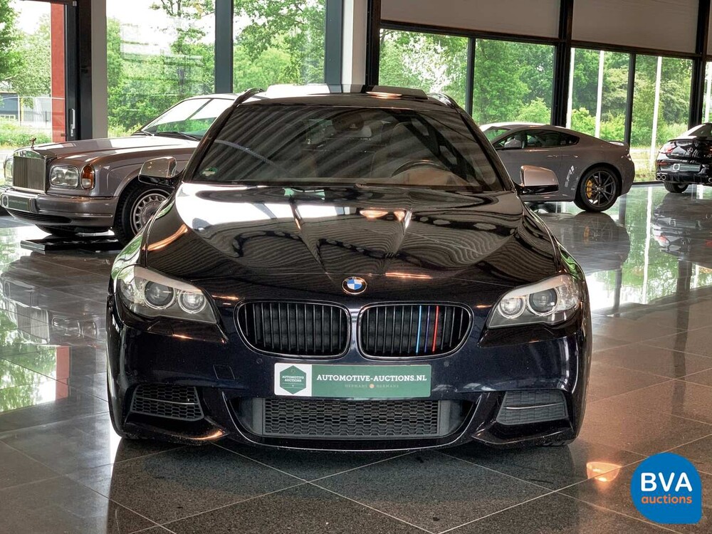 BMW M550d xDrive Touring 381pk/740Nm 5-Serie, 7-SPP-52