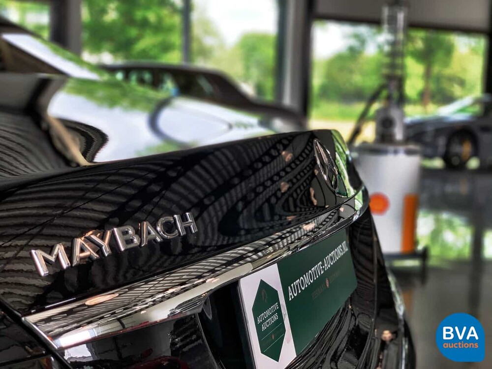 Mercedes-Benz S600 Maybach V12 530hp 2015.