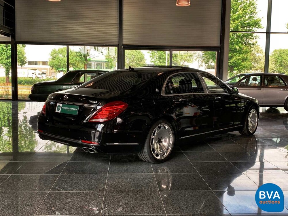 Mercedes-Benz S600 Maybach V12 530hp 2015.