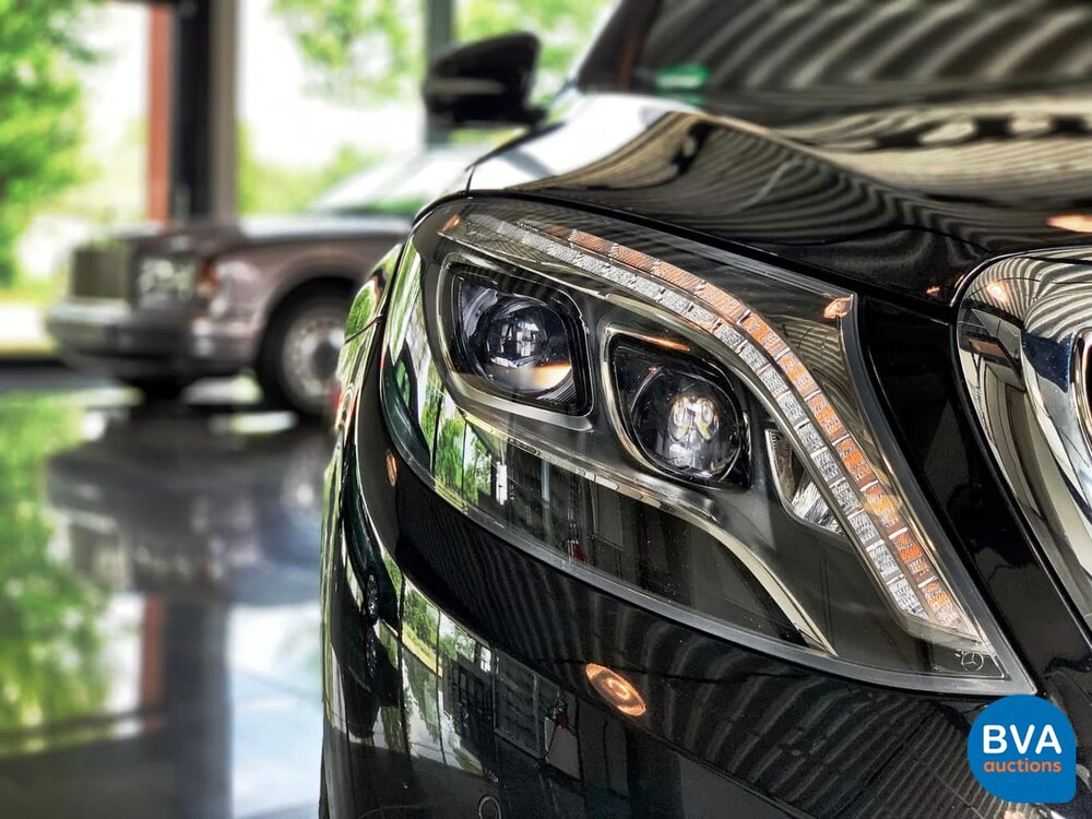 Mercedes-Benz S600 Maybach V12 530hp 2015.