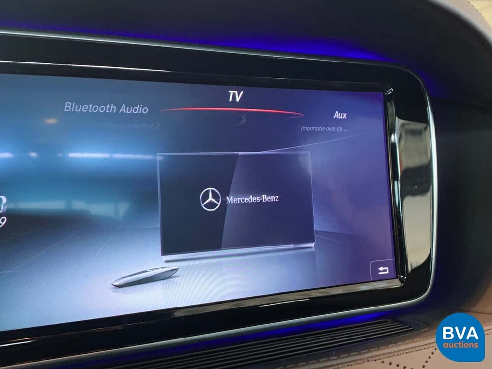 Mercedes-Benz S600 Maybach V12 530hp 2015.