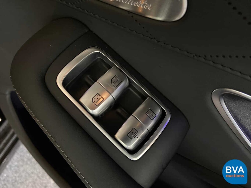 Mercedes-Benz S600 Maybach V12 530hp 2015.