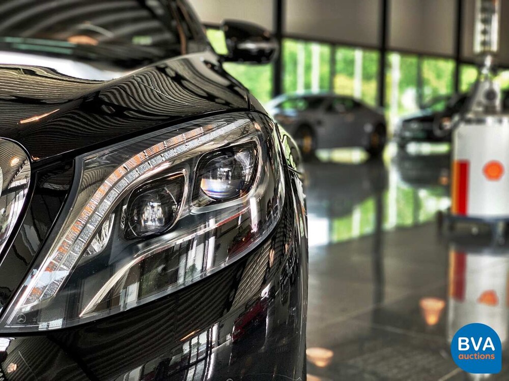 Mercedes-Benz S600 Maybach V12 530hp 2015.