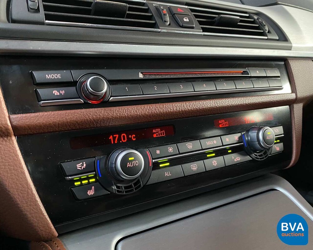 BMW 5-Serie Touring 528i High Executive 6-Cilinder -Org. NL-, 32-PSZ-2