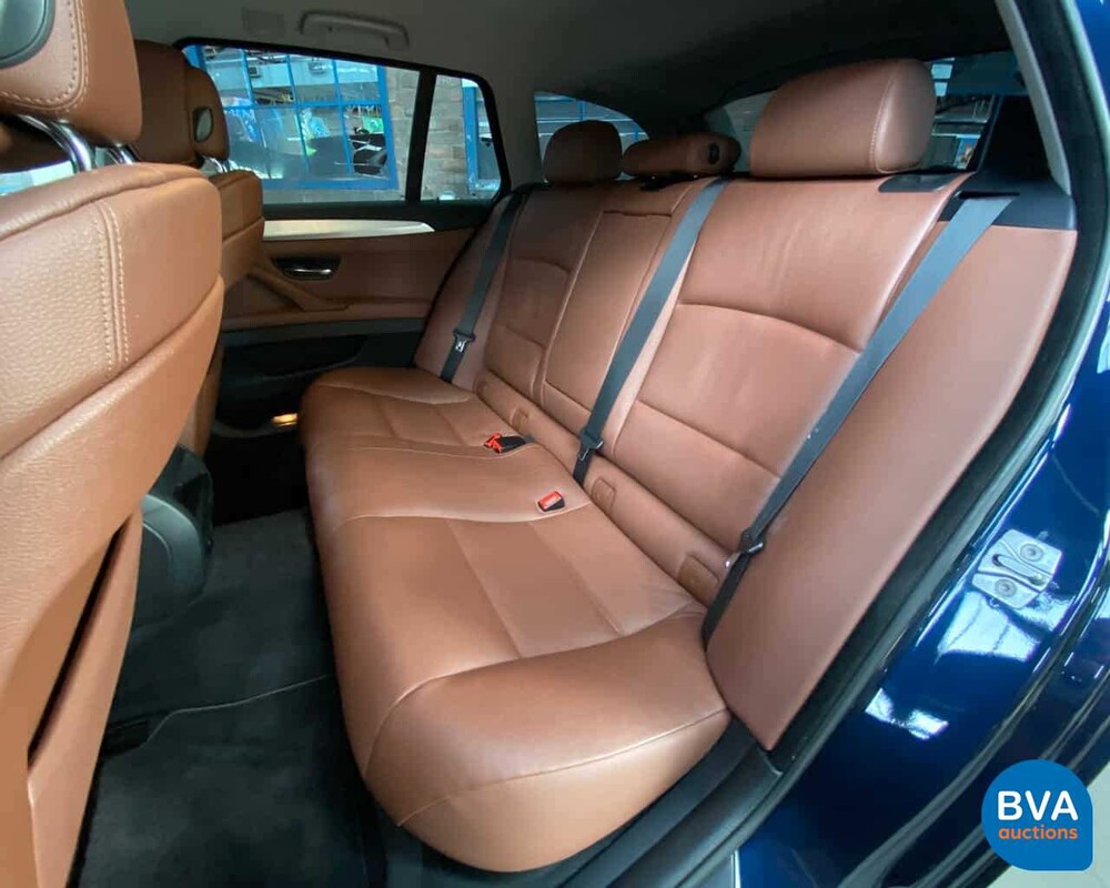 BMW 5-Serie Touring 528i High Executive 6-Cilinder -Org. NL-, 32-PSZ-2