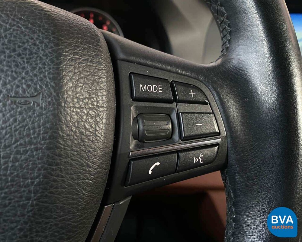 BMW 5-Serie Touring 528i High Executive 6-Cilinder -Org. NL-, 32-PSZ-2