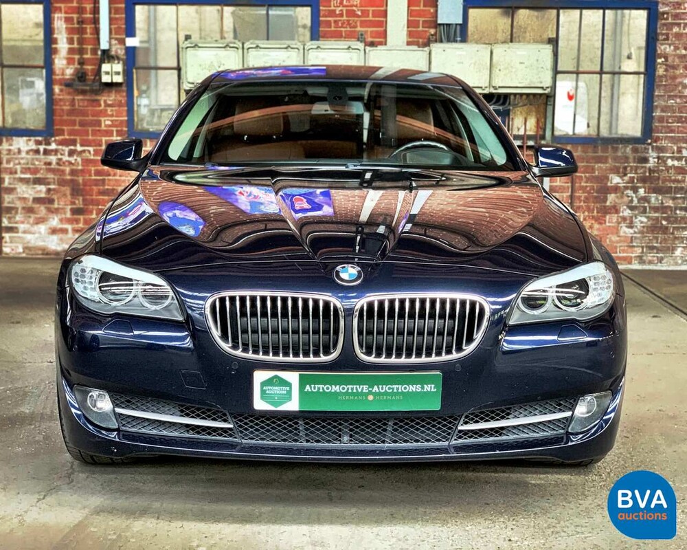 BMW 5-Serie Touring 528i High Executive 6-Cilinder -Org. NL-, 32-PSZ-2