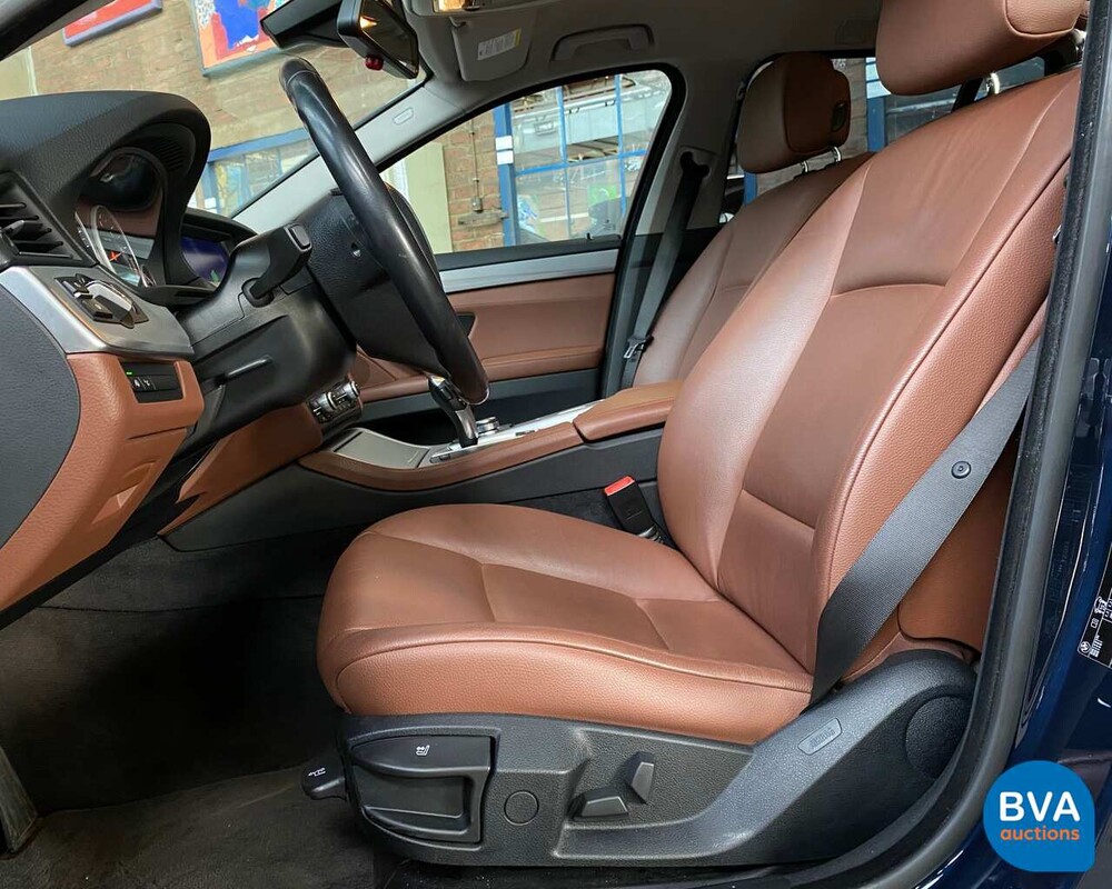 BMW 5-Serie Touring 528i High Executive 6-Cilinder -Org. NL-, 32-PSZ-2