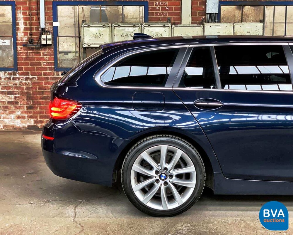 BMW 5-Serie Touring 528i High Executive 6-Cilinder -Org. NL-, 32-PSZ-2