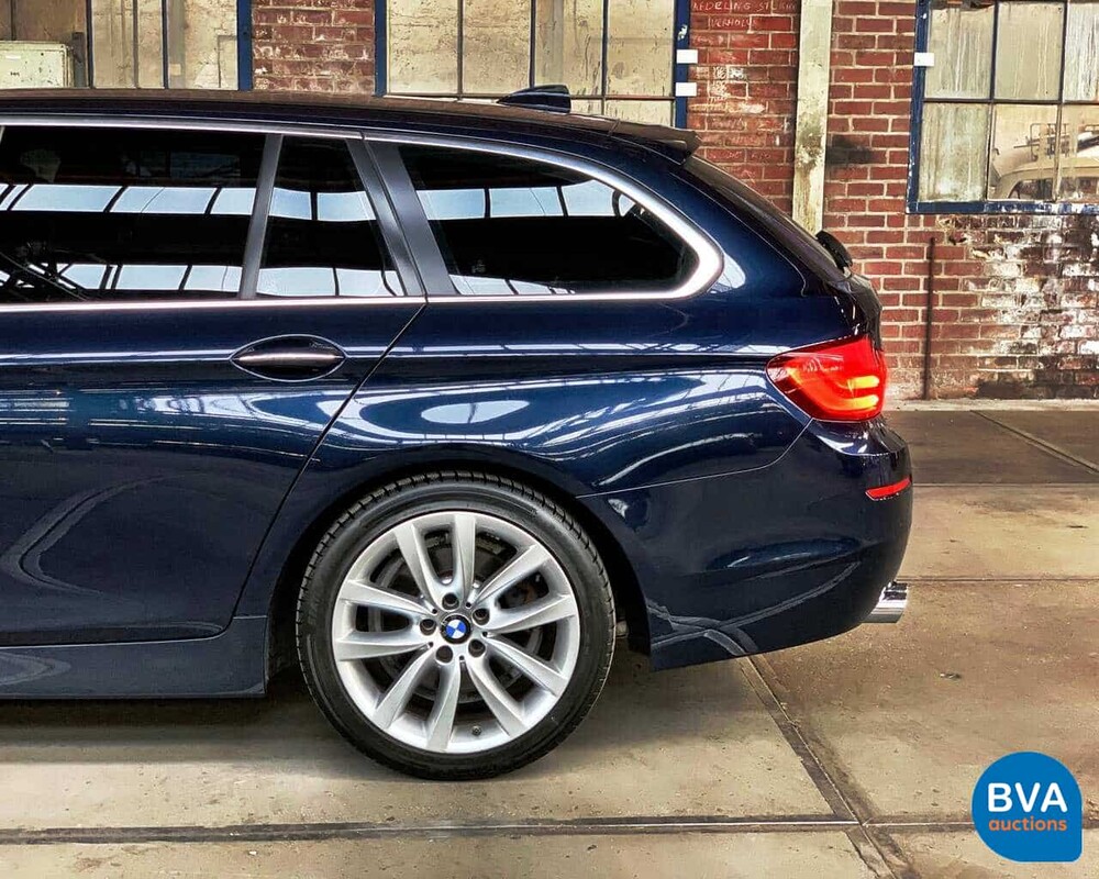 BMW 5-Serie Touring 528i High Executive 6-Cilinder -Org. NL-, 32-PSZ-2