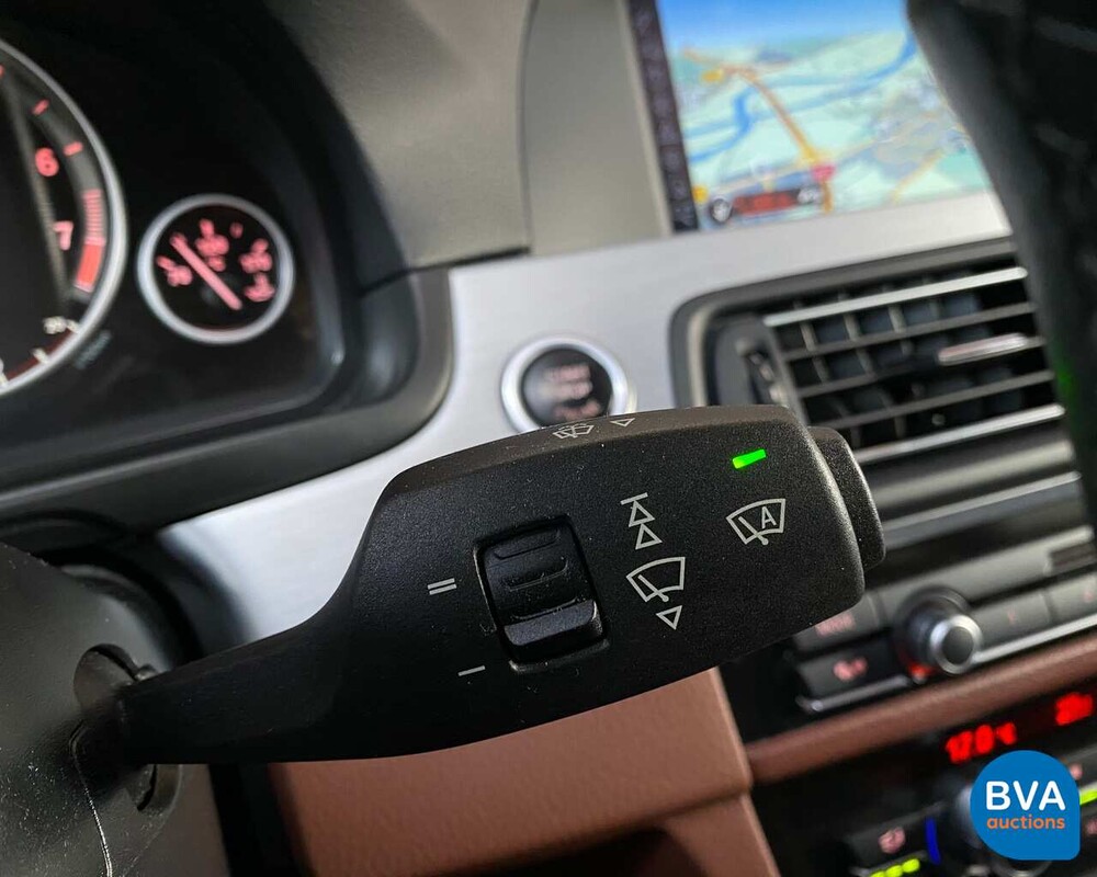 BMW 5-Serie Touring 528i High Executive 6-Cilinder -Org. NL-, 32-PSZ-2