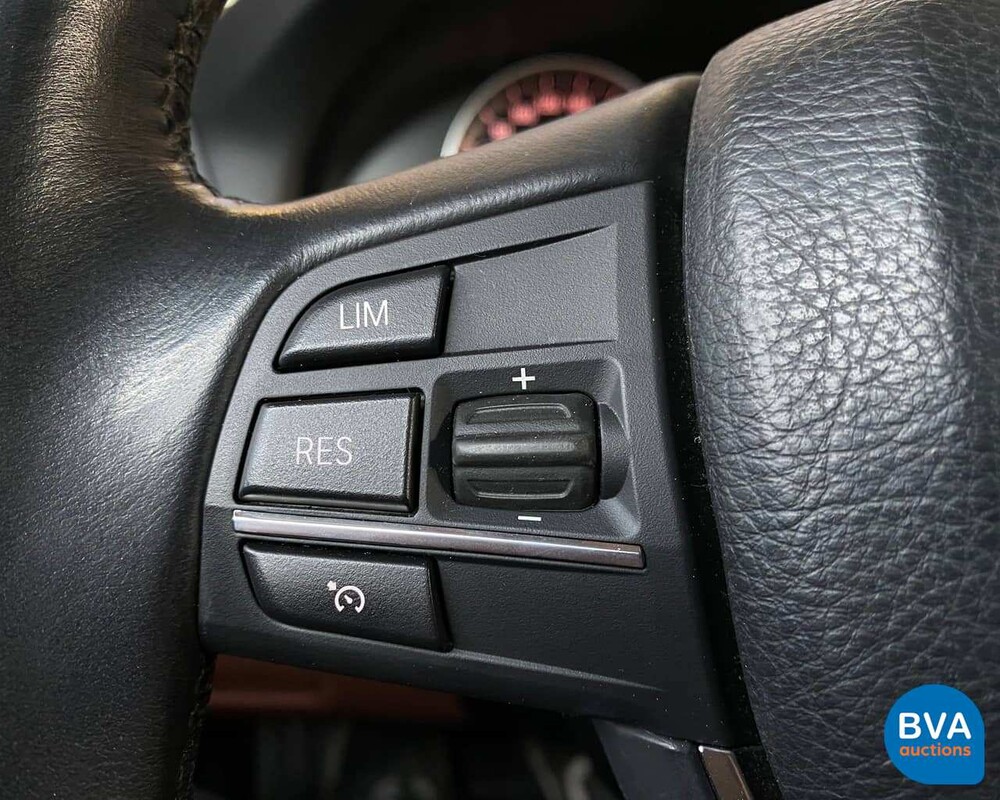 BMW 5-Serie Touring 528i High Executive 6-Cilinder -Org. NL-, 32-PSZ-2