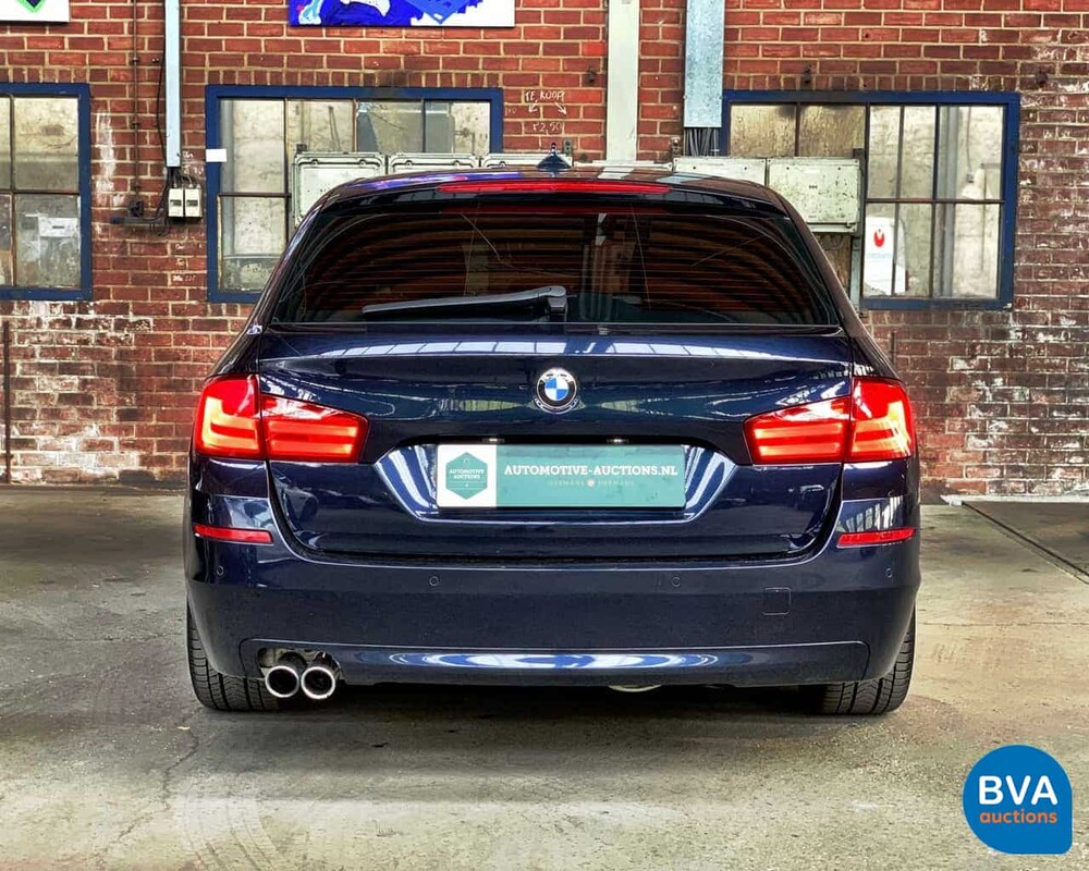 BMW 5-Serie Touring 528i High Executive 6-Cilinder -Org. NL-, 32-PSZ-2