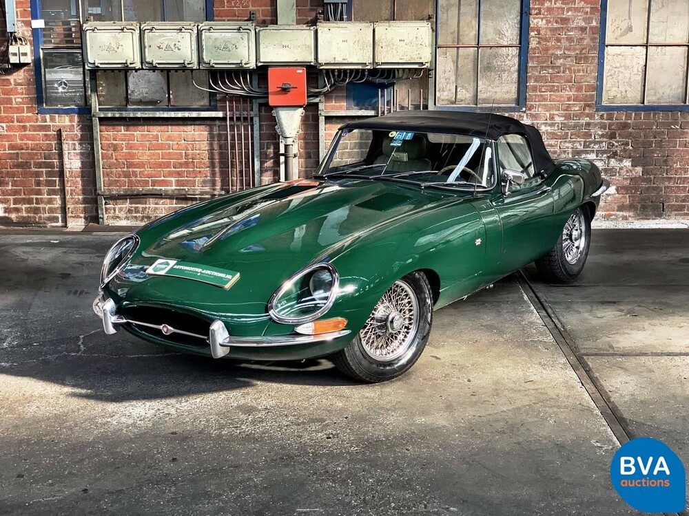 Jaguar E-Type Convertible 4.2 zes-in-lijn, YG-17-VR