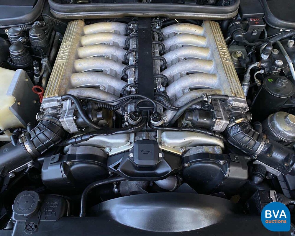 BMW 850i V12 300pk 1991