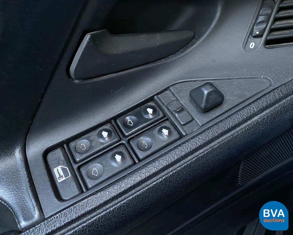 BMW 850i V12 300pk 1991