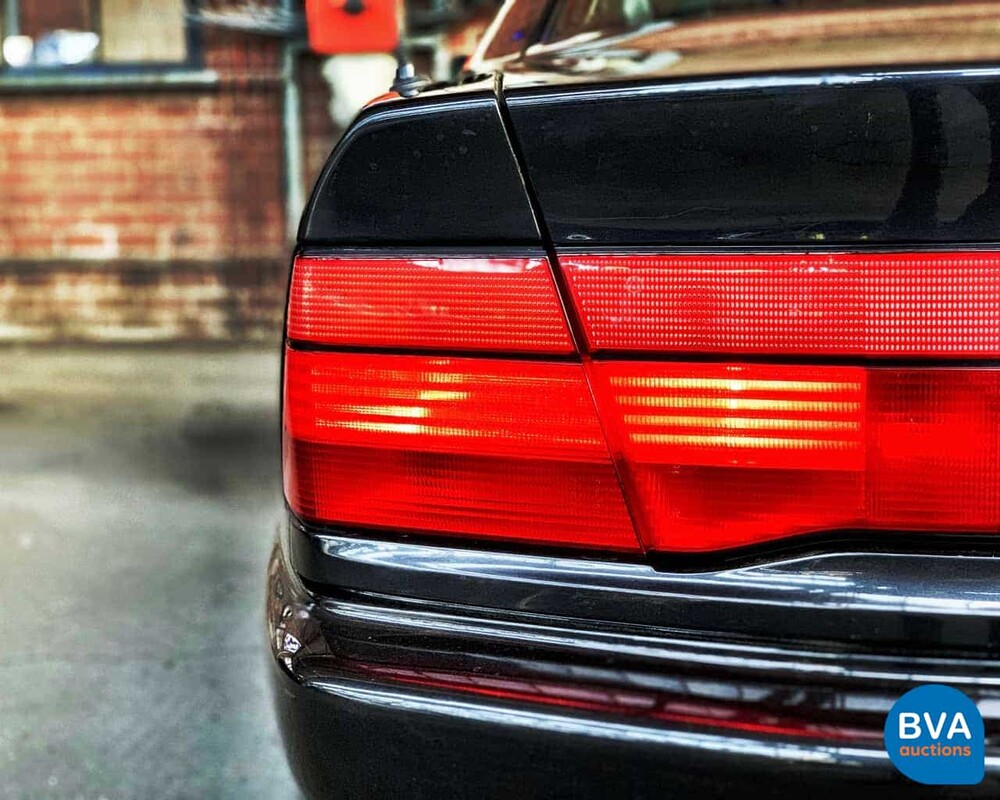 BMW 850i V12 300pk 1991